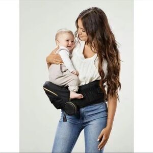 Tushbaby hip carrier